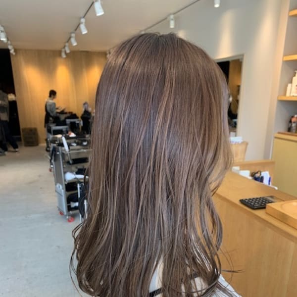 ロング×ハイライトカラー|トリート ヘアデザイン浦安店