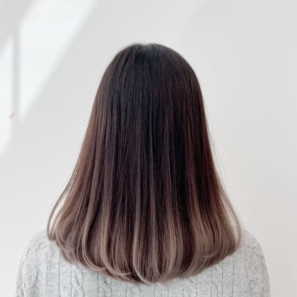 裾カラー　グレージュ