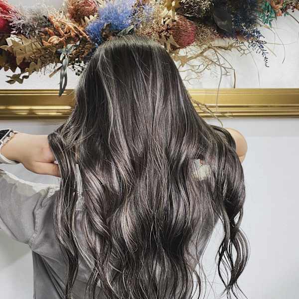 ハイライト バレイヤージュ  デザインカラー シルバーカラー