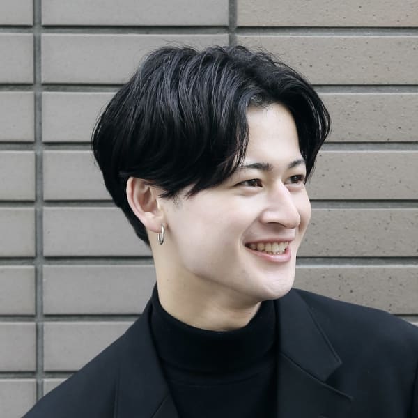 30代40代メンズ毛流れセンターパートハンサムショート