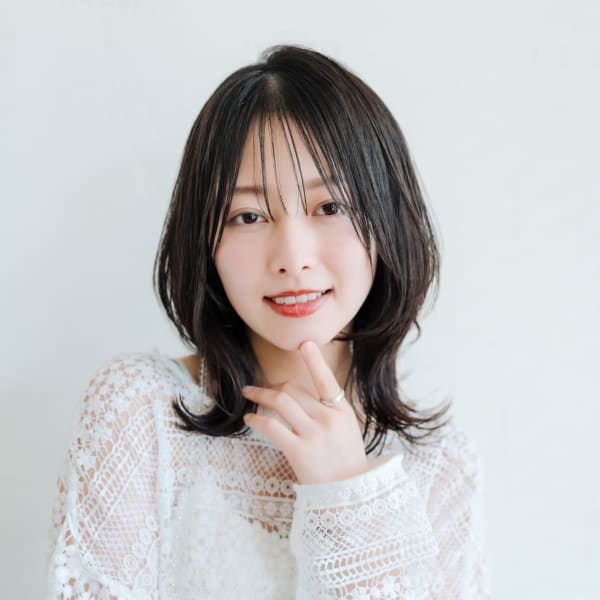 顔周りレイヤー×ミディアム|beauty:beast 上安店