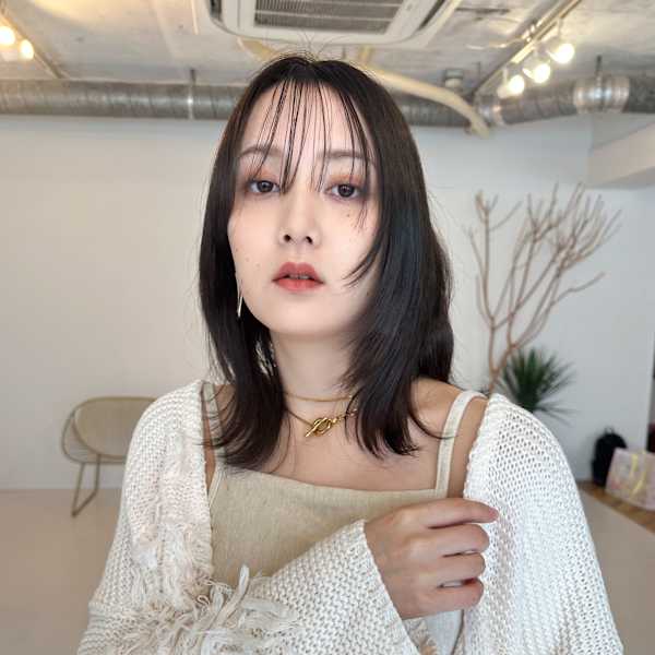 【tetote三宮】ミディアムレイヤー/アッシュブラック|Tetote 三宮本店