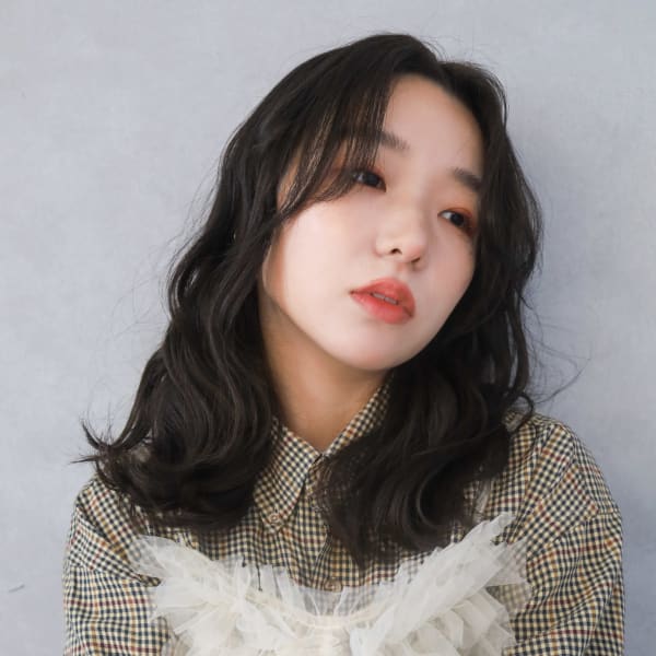 【tetote三宮】黒髪ワンレンカールスタイル|Tetote 三宮本店