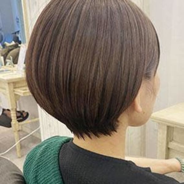 【ヘアジュレドゥ 伊藤】コロっと丸みのあるショートボブ