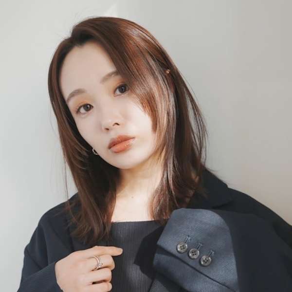 フェイスレイヤー　ナチュラルブラウン　ミディアムヘア　外ハネ|GRITTERs 仙台中央店【グリッター】