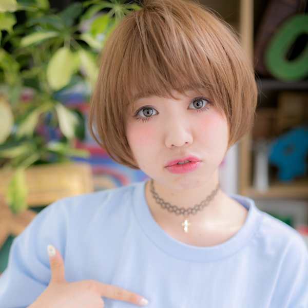メルティカラー大人かわいい前下がりミニボブ 刈り上げボブ