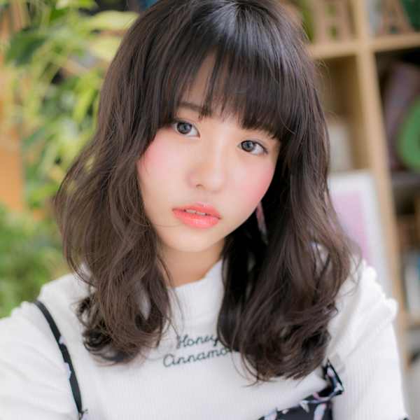 くせ毛風☆黒髪ダークアッシュ無造作ウェーブ　韓国風巻き