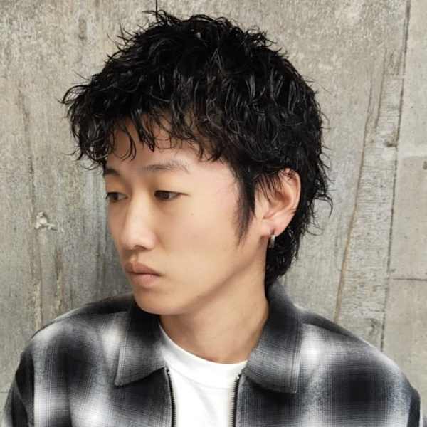 ツイストスパイラルピンパーマ　ツーブロック　マッシュ　束感