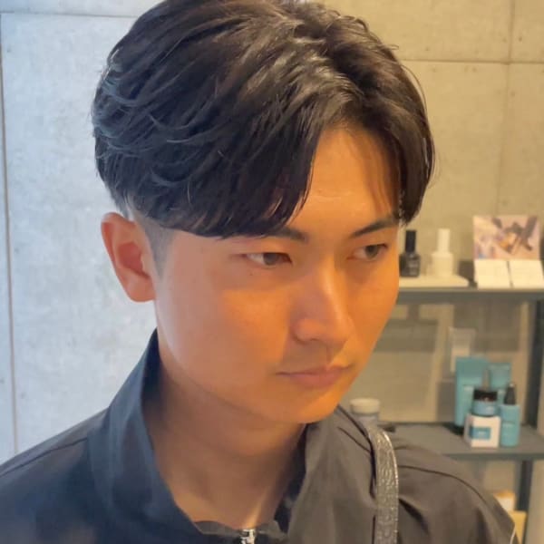 フェザーパーマ　センターパート　ニュアンスパーマ　ビジネス