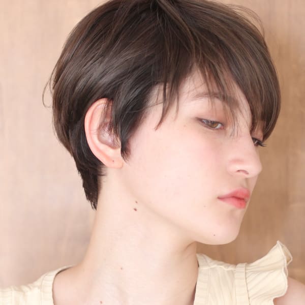 40代50代小顔黒髪ネビージュボブルフワンレン前髪なしショー