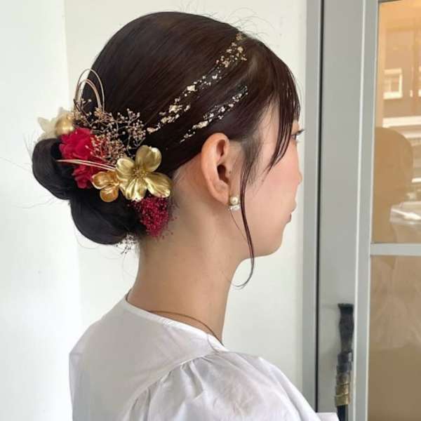 成人式アレンジ 低めお団子 和装アレンジ おくれ毛 金箔