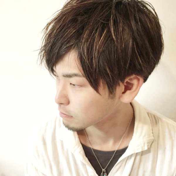 メンズ前下がりショートレイヤー×ハイライト