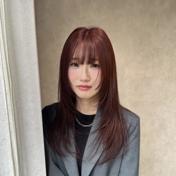 miu　顔まわりレイヤーとトレンドレッドカラー