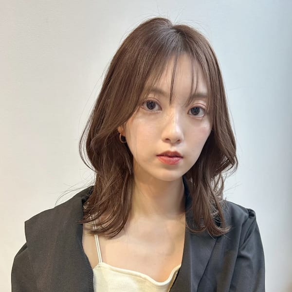 韓国風/ミディアム/顔周りカット/くびれヘア/透明感カラー