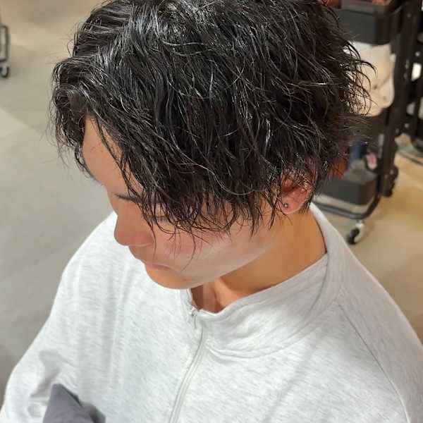 縦落ちツイストスパイラルパーマ
