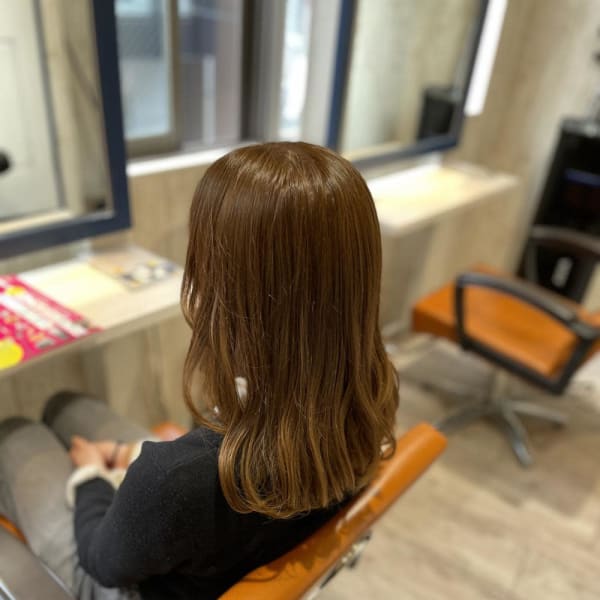 キャラメルベージュ