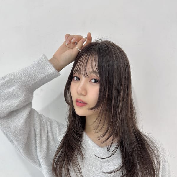 レイヤー　姫カット　シースルーバング