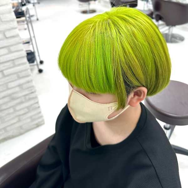 ライムグリーン