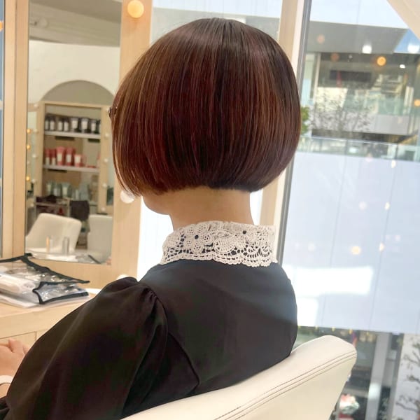 【新井】前下がり すっきりショート 丸みヘア