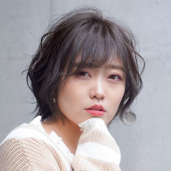 ナチュラルで大人可愛いショート