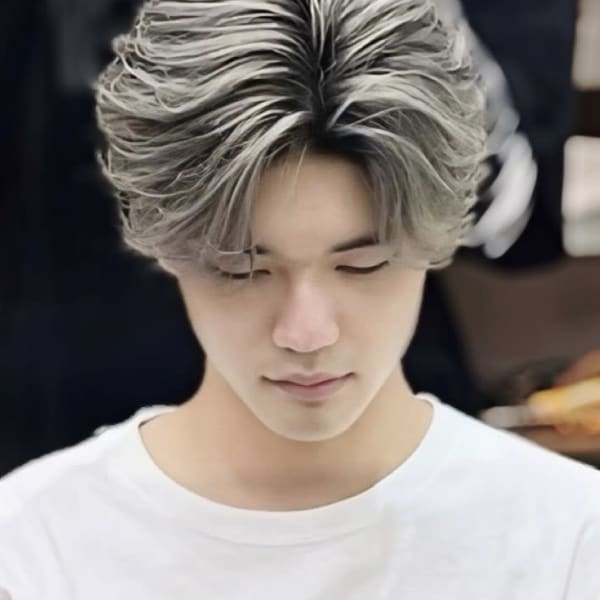 ホワイトバレイヤージュ/刈り上げセンターパート