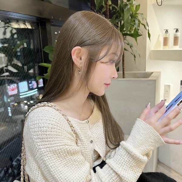髪質改善透けハイトーンアッシュオリーブ美髪*千早