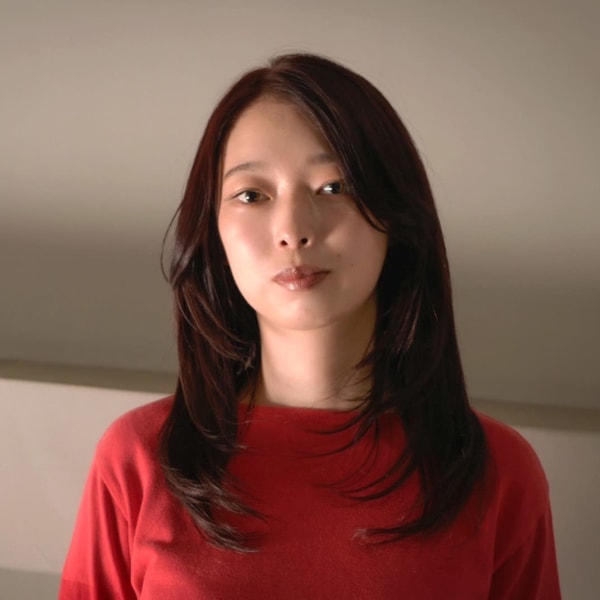 セミロングレイヤースタイル