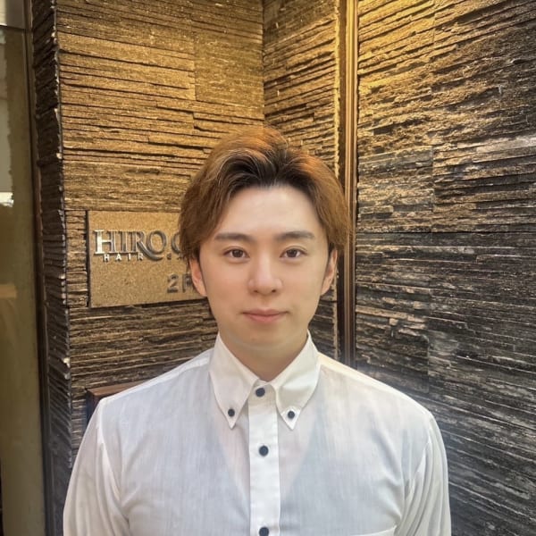 HIRO GINZA HAIR SALON 上野店【ヒロギンザ ヘアサロン ウエノテン】のスタッフ紹介。岩森 信樹