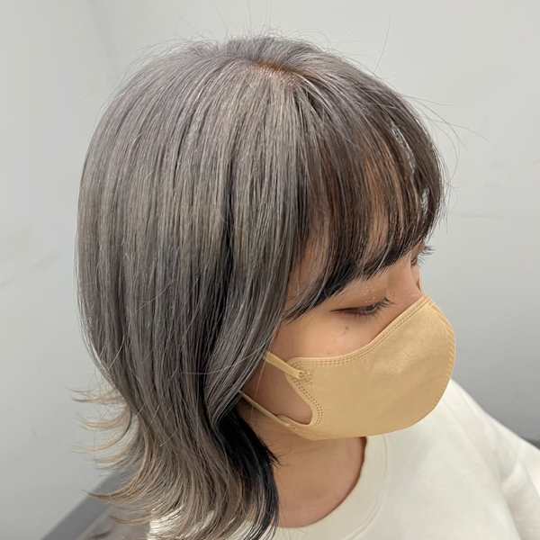 大人レイヤーくびれヘアアンブレラカラーシルバーグレーベージュ