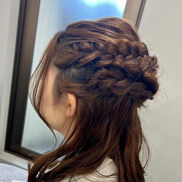 大人可愛いお呼ばれヘア編み込みハーフア