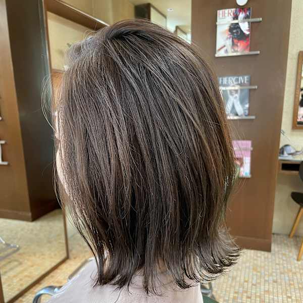 外ハネくびれミディアム|tip・top つつじヶ丘店