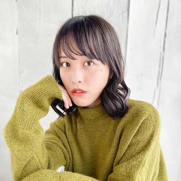 20代30代40代　黒髪ミディアムくびれレイヤー