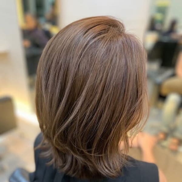 柔らかミディアム/ハイライトカラー/鎖骨ミディアム|カラー専門店 color lover 自由が丘