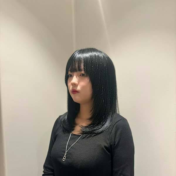 ブルーブラック×レイヤーカット