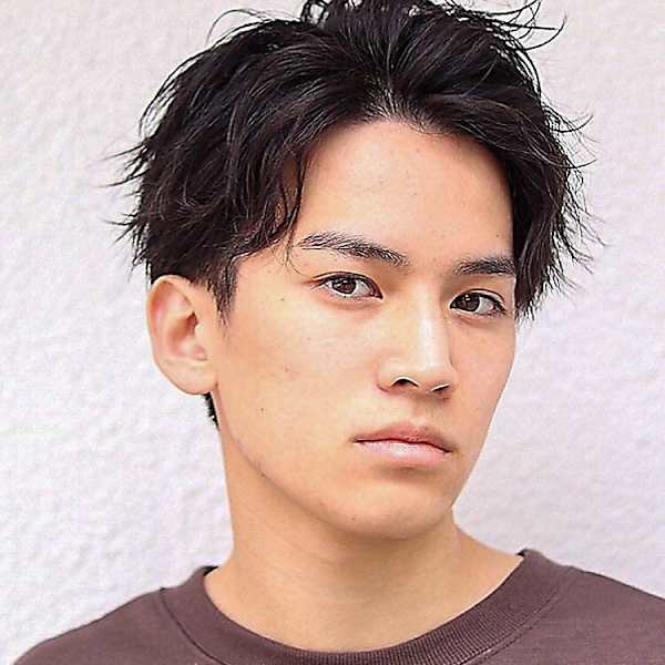 ツーブロックアップバングショート