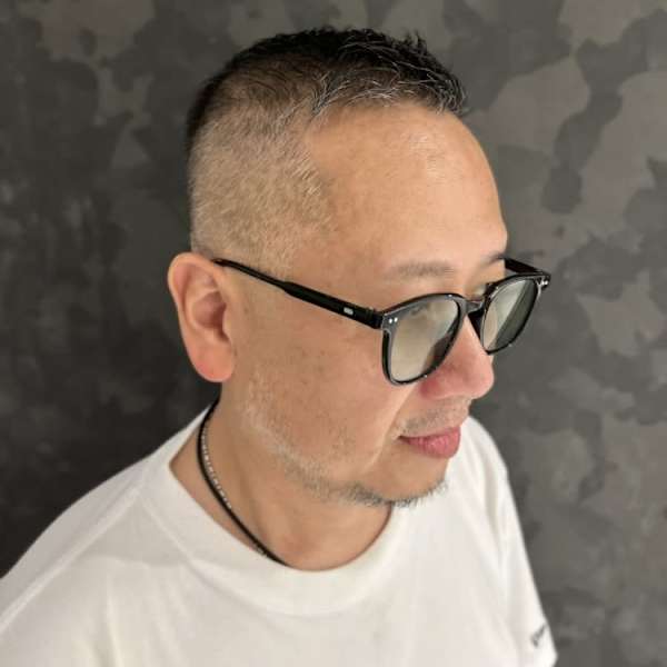 アップバングベリーショート