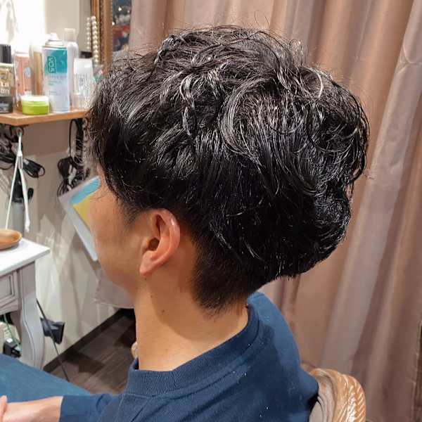 ハチ張り直毛さんの頭の形を綺麗にみせるパーマ|Artifact 青葉台店
