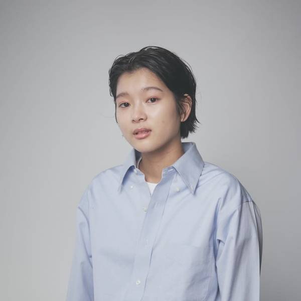 大人かわいいかきあげ黒髪ショートボブ