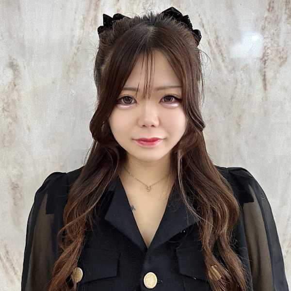 Lovis【ラビス】のスタッフ紹介。青木いくの 