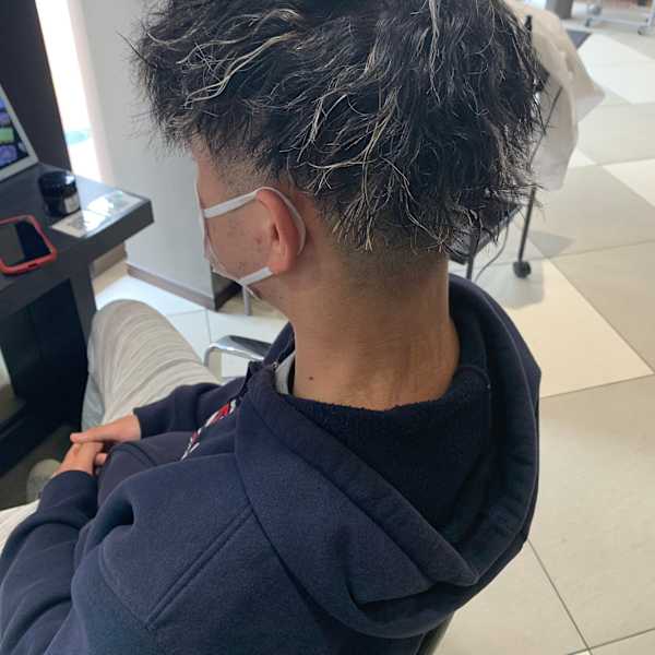 メンズツイストパーマ×ホワイトメッシュカラー