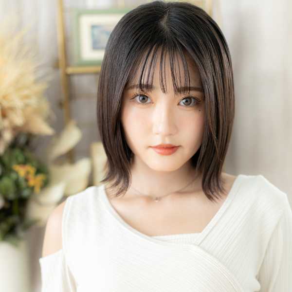 艶感ダークアッシュ切りっぱなしミディアム　マロンベージュ