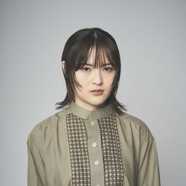 大人かわいいナチュラルモード流れるレイヤー