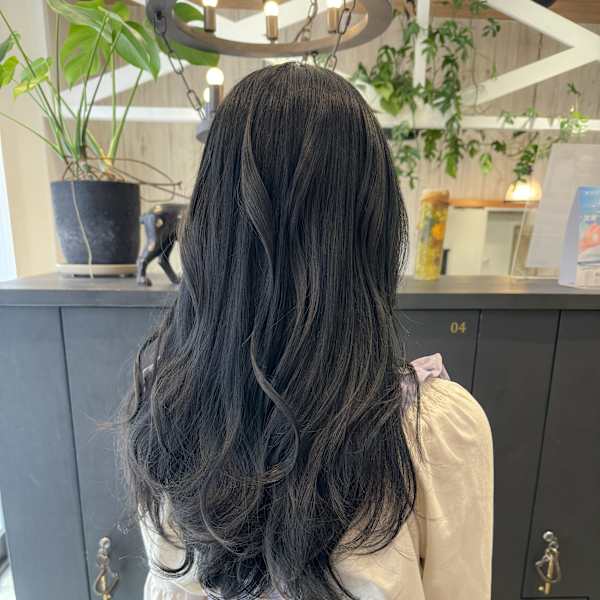 グレージュカラー/透明感カラー/レイヤーカット/韓国ヘア