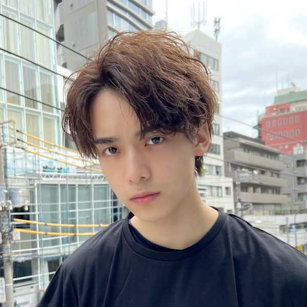 男の色気あるトレンドパーマへ