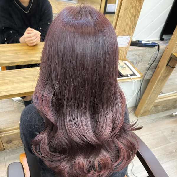 レイヤーロングピンクグレーベージュアッシュ前髪パーマ