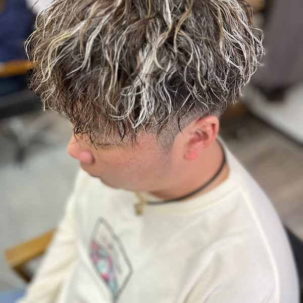 ツイストスパイラルパーマ＜ホワイトメッシュ＞|Re charm by anyhow 長岡南七日町店