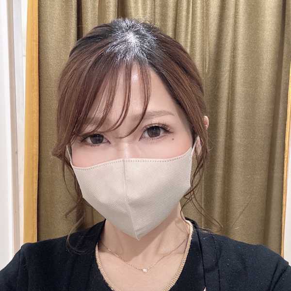 脱毛＆痩身 GLYCINE【ダツモウアンドソウシン グリシーヌ】のスタッフ紹介。ヒトミ