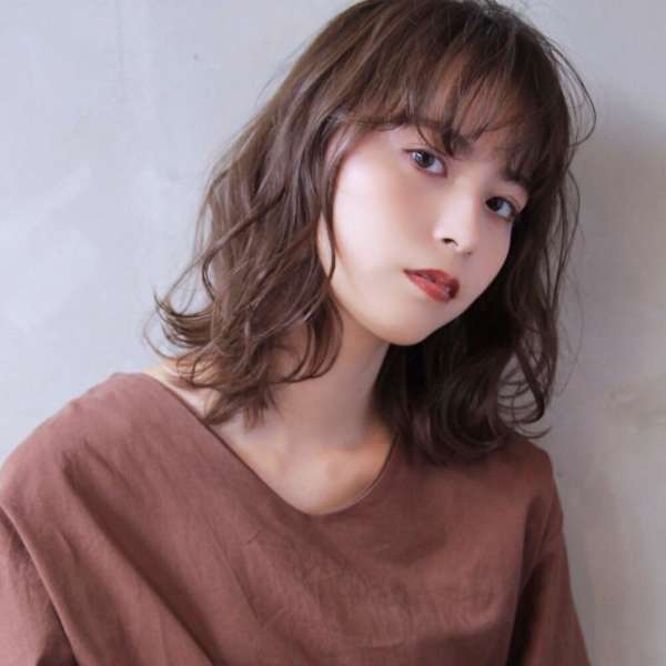抜け感◇大人かわいい外ハネふわゆるミディクセ毛風カール|a Gland taupe【アグラントープ】