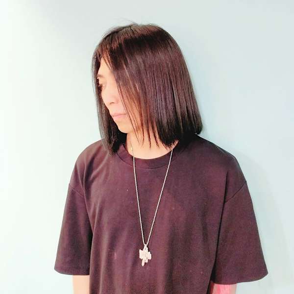Neece hair gallery by across上野御徒町店【ニースヘアギャラリーバイアクロス】のスタッフ紹介。高橋 しゅんすけ