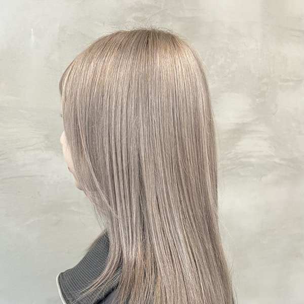 ホワイトベージュ